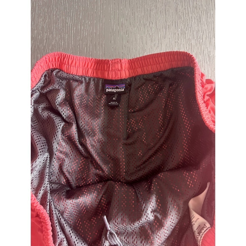 Patagonia Red XL Shorts - Brand New for Camping & Hiking - Top Quality - Picture 4 of 8
